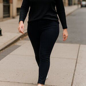 Levi’s Women’s Pull-On Jeggings – these are small!!!